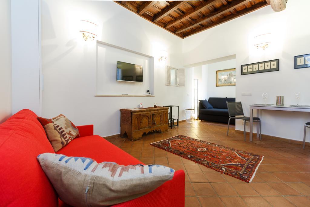 Navona, Old Rome Lodge Room photo